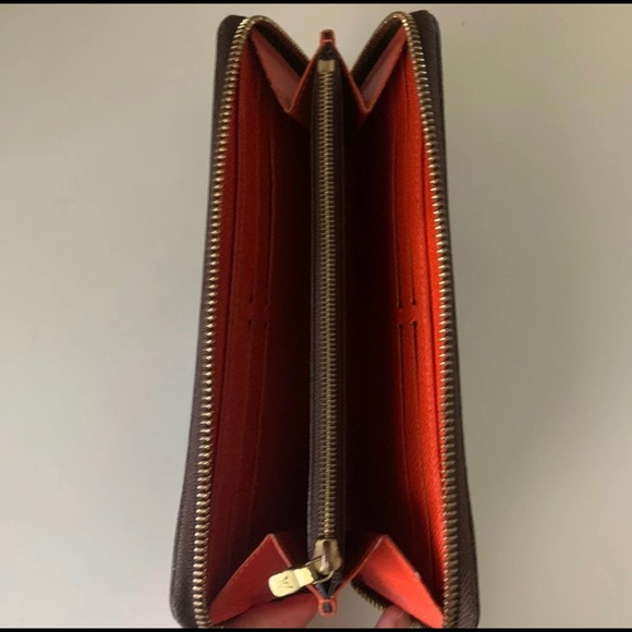Discontinued Monogram Clemence Wallet - Picture 5 of 14